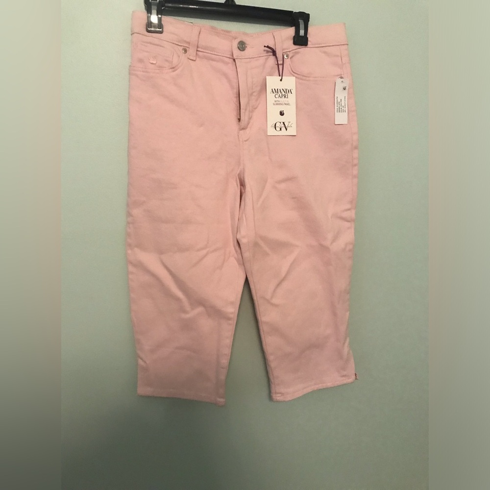 NWT Gloria Vanderbilt Amanda Capri Rosy Pink Capris
